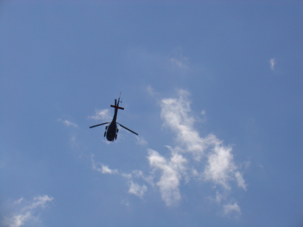 Polizeihubschrauber über uns.
<br />"Deshalb nur mit Genehmigung"
<br />Ps. "Die haben sofort per Funk beim Förster nachgefragt"
