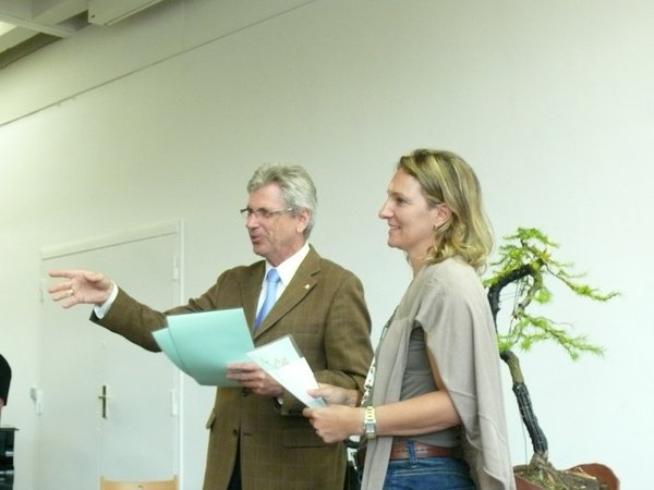 Verleihung des Publikumspreises, hier wird gerade über meinen Wacholder gesprochen, der den 3. Platz gemacht hat.