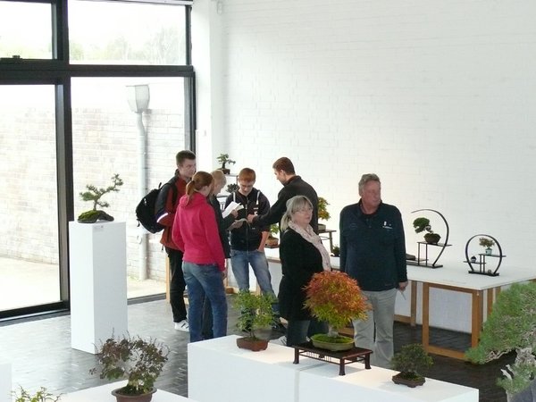 Interessierte Besucher