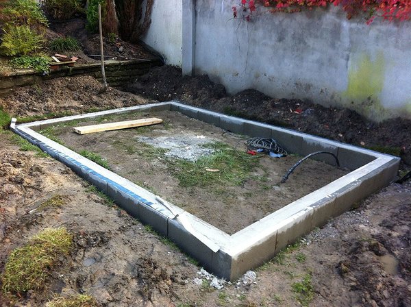 Nach 1,8 to Beton ist das Fundament fertig