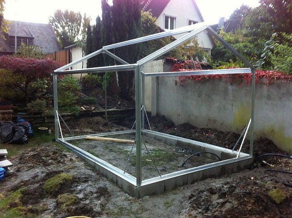 Nachdem der bausatz geliefert wurde beginnt der Aufbau