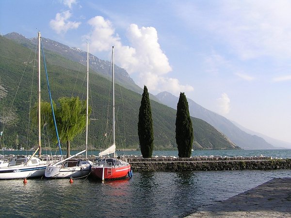 Torbole, am Hafen