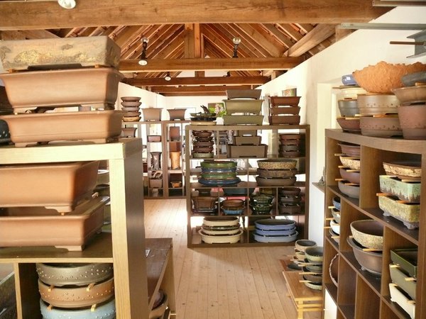 Im Schalenhaus.
