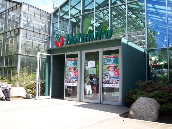 1. Eingang zur Ausstellung.jpg