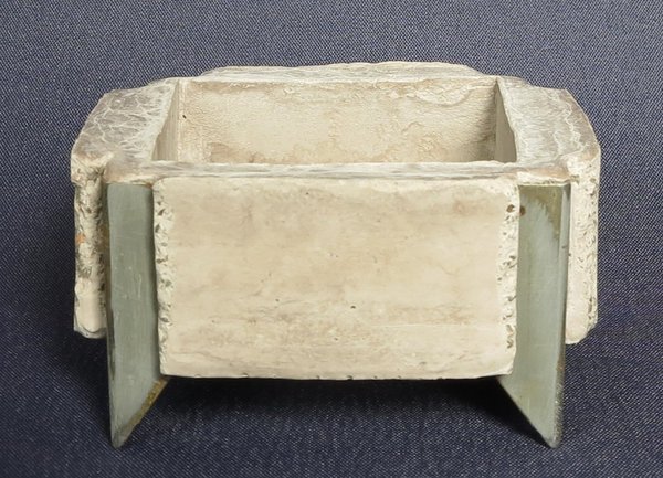 Außenmaße: 8cm x 8cm x 4,2cm