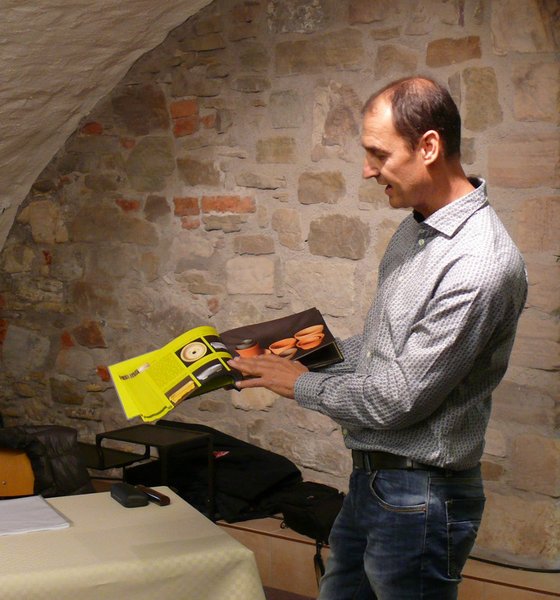 Roland Schatzer bei seiner Buchvorstellung