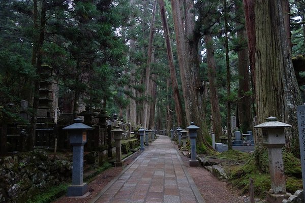 Ein großer bekannter Friedhof bei den Mönchen
