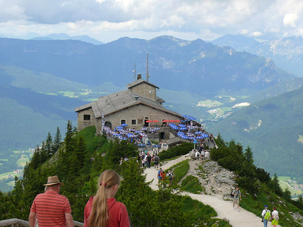Das Kehlsteinhaus ist heute Gaststätte und Dokumentationszentrum
