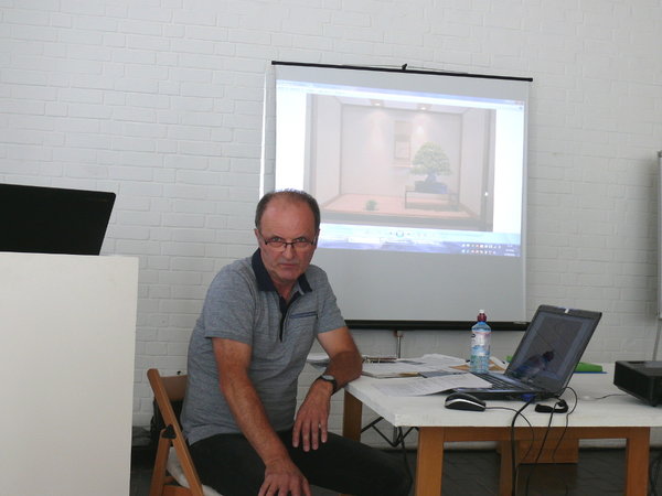Achim Sichma hielt einen tollen Vortrag über die Präsentation von Bonsai in der Tokonoma