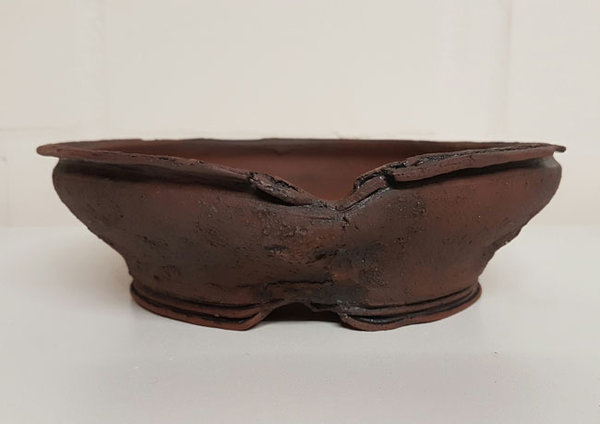rund mit Oxydglasur. Durchmesser: 21cm, Höhe: 6cm