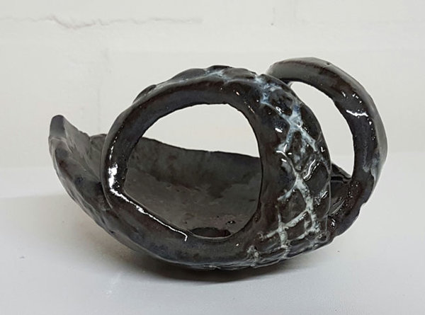 Akzentschale glasiert. Rund mit 8cm Durchmesser. Gesamthöhe: 6,5cm