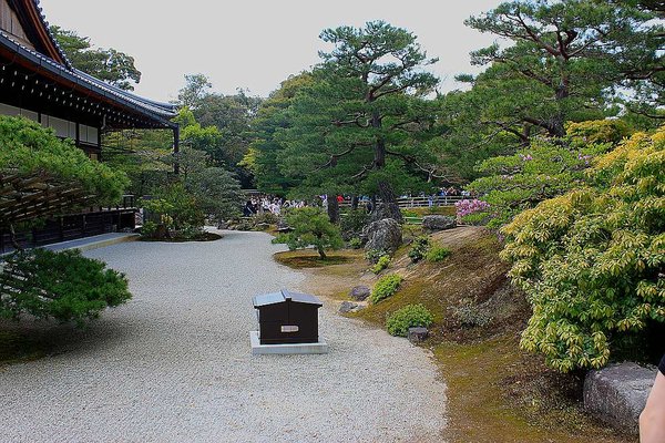 008_Golden_Pavilion_a_f.jpg