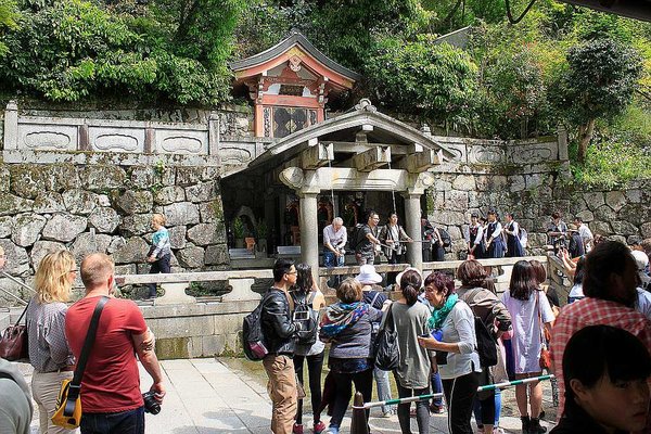015_Kiyomizu_Temple_a_f.jpg