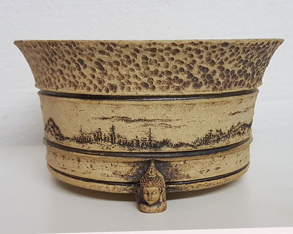rund mit Motiven. Durchmesser17,2cm x 9,2cm