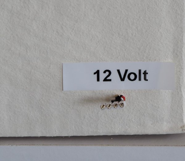 Die Lichtleiste ist mit 12 Volt gleichstrom zu betreiben.