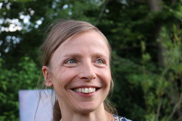 Frau Elke Jordan