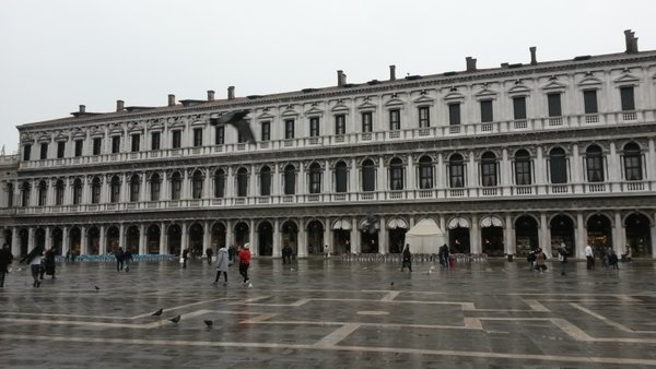 Der Markusplatz ohne Menschentrauben