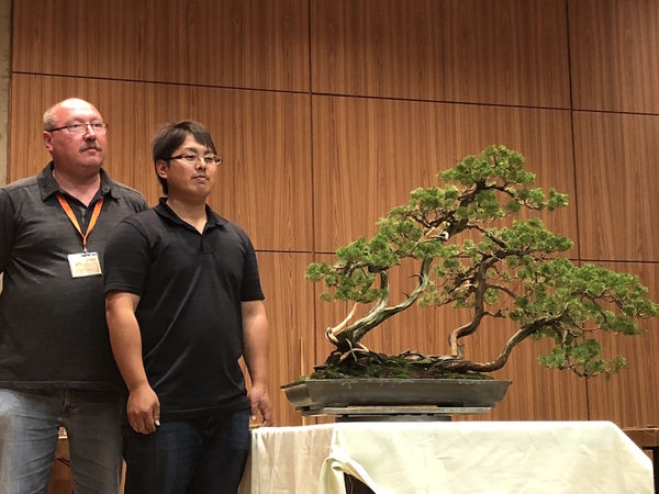 auf das Erreichte können beide stolz sein: Yoshihiko Moriyama und Uwe Schulze-Zumhülsen