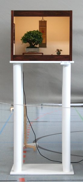 Tja, wirkt auf einem Podest deutlich besser als auf einem Tisch, nicht wahr ?