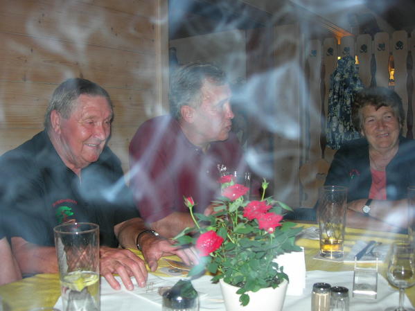 Walter steht im Nebel.