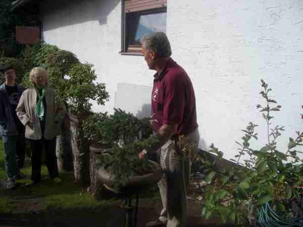 Walter mit der Fichte.JPG