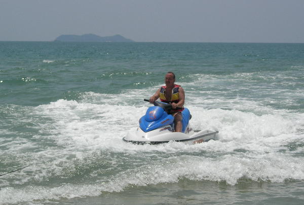 Weiter gings nach Sanya zum Baden und Jetbootfahren