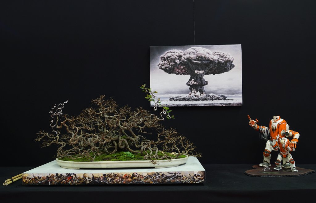 "Cosmic Bonsai" - ich bin gespannt auf das Buch von Laurent Darrieux. Auch Bonsai kann eine gesellschaftliche Aussage haben.