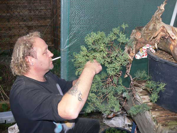 16-kevin-beim-biegen.jpg