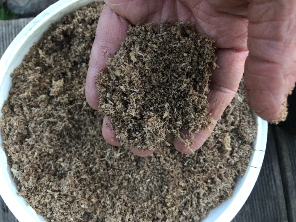 so schnell und gleichmäßig hätte ich nie 5 Liter feines Sphagnummoos hinbekommen