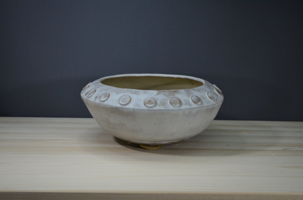 17,5 (am "Bauch" 24) x 9 cm hoch