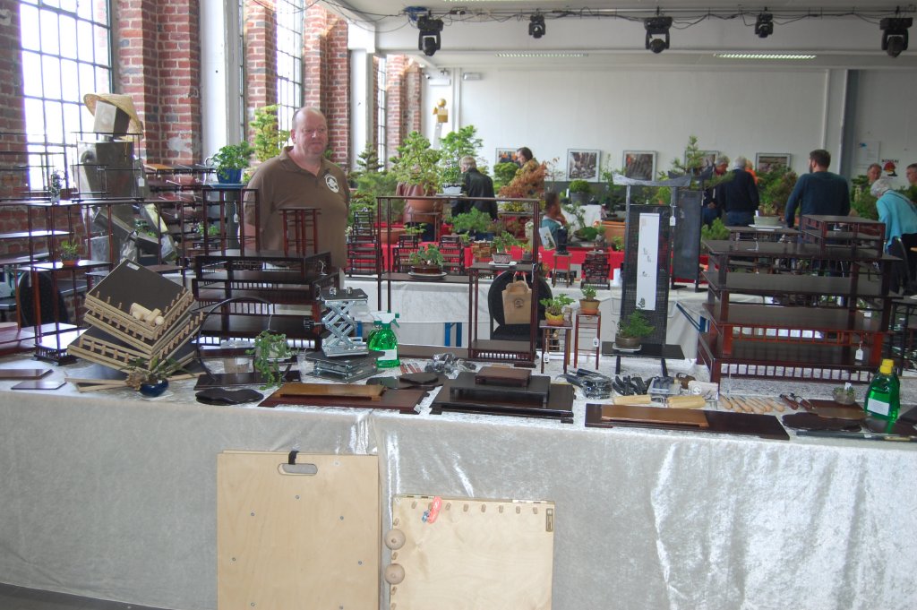 Bonsai-Tische &amp; Display Bernd Schökel