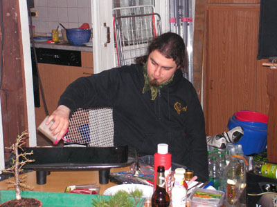 Der wichtigste Mann des Abends, der Grillmeister