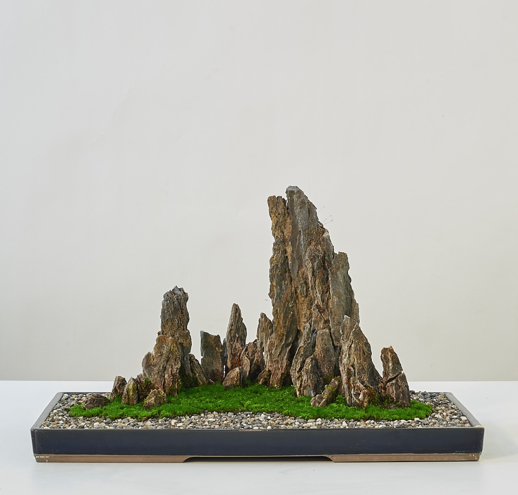 Insel der Unsterblichen, Steine, Moos, Sand. Jg. 2000, von urs in japanischer kintsugi Suiban