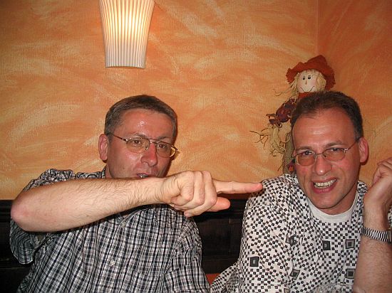 Nee, Manfred und Gary waren weniger still, die brauchten auch noch Hände und Füße zum Reden.