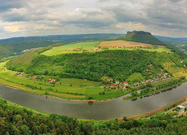 elbe_forum2.jpg