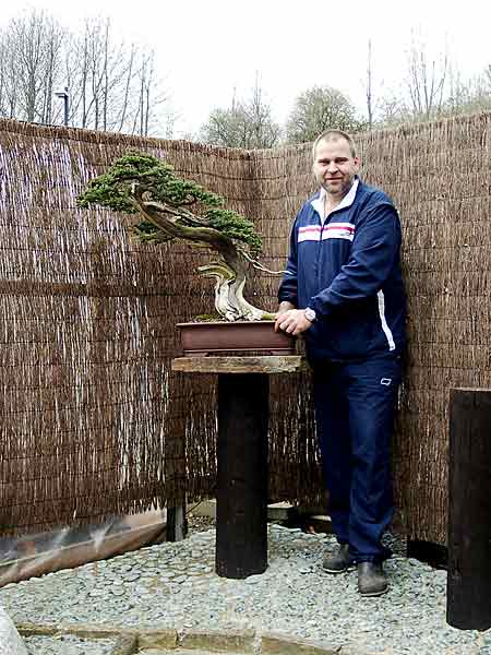Chris mit seinem Prachtstück, einer Juniperus communis